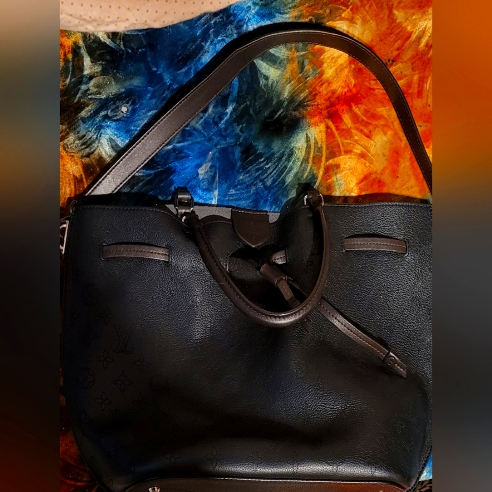 Louis Vuitton Girolata Mahina Tote in Black, Women's